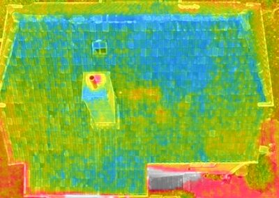 Få udført en termografisk analyse af dit tag i dag, og spar penge på varmeregningen. DroneTjek udfører droneinspektioner med termisk kamera. Vi finder kuldebroer og utætheder, så du kan energioptimere din ejendom. Med en droneinspektion fra DroneTjek får du altid den bedste pris.